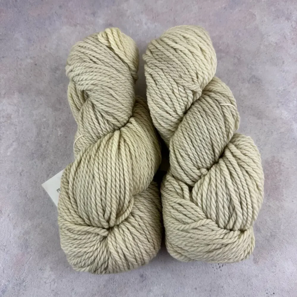 Camellia Fiber Co. Handmade Yarn Wool Bulky Wt Handspun Nashville Mercury Glass